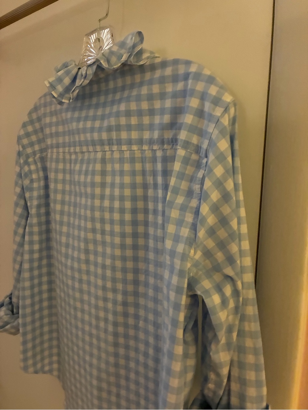 Re-worked, re-cycled, ruffled collar shirt - Picture 3 of 3